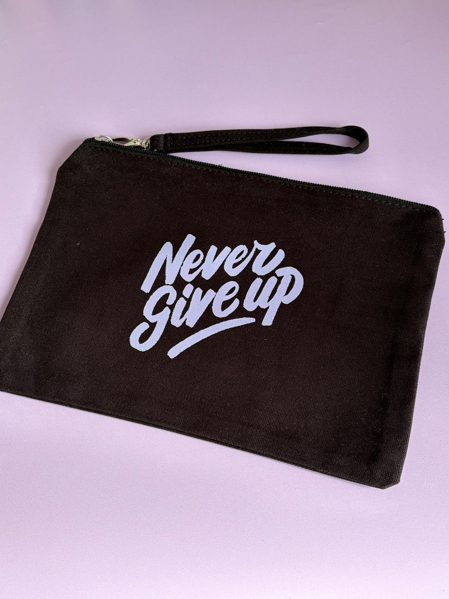 Zip Bag - Never Give Up (Black)